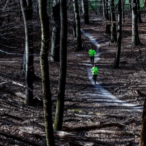 Rogelli CORE - damska kurtka do biegania żółta - obrazek 11